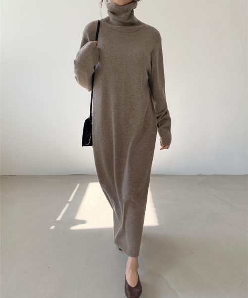 Miniministore(ミニミニストア)の「タートルネックニットワンピース 韓国風(ワンピース・レディース・ライトグレー/ベージュ/ブラック/ライトブルー/モカ・フリー)」の3枚目の写真