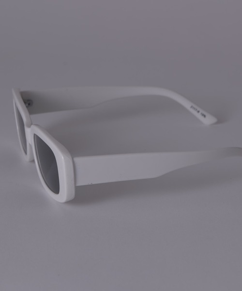 Lui's（ルイス）の「スクエアタイプ / カラーレンズサングラス（サングラス・メンズ・ブラック/ホワイト・FREE）」の3枚目の写真