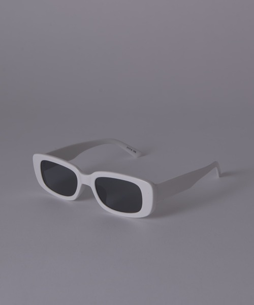 Lui's（ルイス）の「スクエアタイプ / カラーレンズサングラス（サングラス・メンズ・ブラック/ホワイト・FREE）」の7枚目の写真