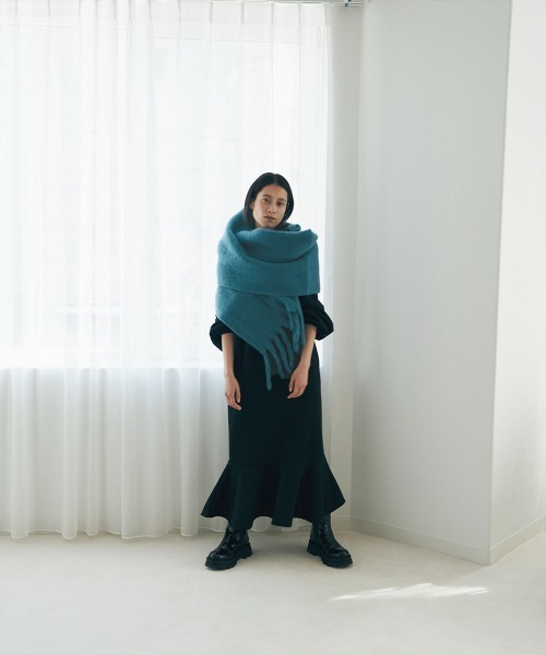 marjour(マージュール)の「COLD COLOR MUFFLER(マフラー・レディース・ブルー/ライトグレー/グリーン・FREE)」の18枚目の写真