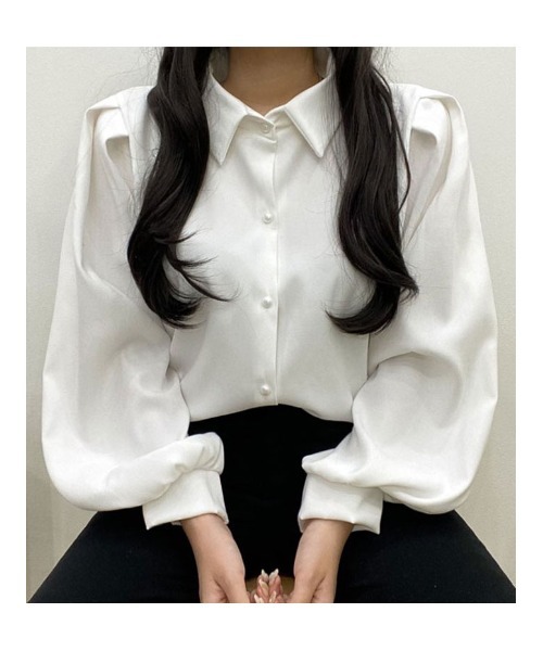 VIVID LADY（ビビッドレディー）の「ボリューミーなスリーブが女性らしいブラウス（シャツ/ブラウス・レディース・パープル/ダークブルー/ベージュ/ブラック/アイボリー・FREE）」の2枚目の写真