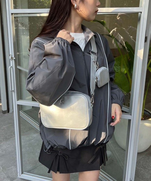 one after another NICE CLAUP(ワンアフターアナザーナイスクラップ)の「ワンポイント刺繍ケーブルニット(ニット/セーター・レディース・チャコールグレー/イエロー/オフホワイト/グレー・FREE)」の12枚目の写真