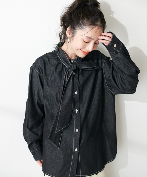 natural couture（ナチュラルクチュール）の「やわらかデニムライクボウタイシャツ（シャツ/ブラウス・レディース・オフホワイト/ブルー/ブラック・FREE）」の3枚目の写真