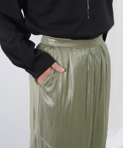 新品♡ LUCA ワイドパンツ サテン調 ブラック LADY LUCK LUCA パンツ LC/LLL 2タックパンツ/タックワイド
