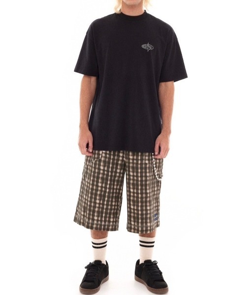 Basic Pleasure Mode（ベーシックプレジャーモード）の「【Basic Pleasure Mode】BLAINE SS TEE / 【ベーシックプレジャーモード】ロゴプリント半袖Tシャツ（Tシャツ/カットソー・メンズ・ブラック・L）」の2枚目の写真