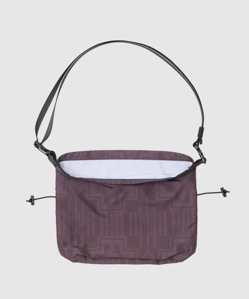 PENDLETON(ペンドルトン)の「【 PENDLETON / ペンドルトン 】 リップストップ素材 ミニドローバッグ(トートバッグ・レディース・ターコイズブルー/オフホワイト/ブラック・FREE)」の10枚目の写真