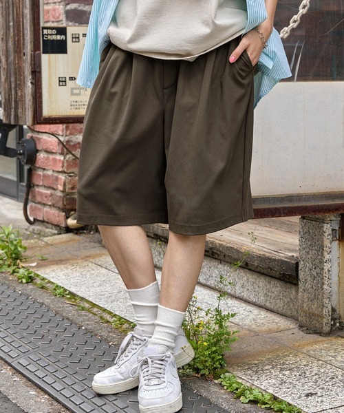 MONO-MART(モノマート)の「サマーコーデュロイライクワイドイージーショートパンツ(その他パンツ・メンズ・パープル/ベージュ/ブラック/ダークネイビー/チャコール/グリーン/オリーブ/ブラウン・L/M/S)」の4枚目の写真