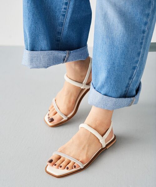 le.coeur blanc(ルクールブラン)の「ラインストーン ストラップサンダル(サンダル・レディース・アイボリー/ブラック・MEDIUM/SMALL)」の14枚目の写真