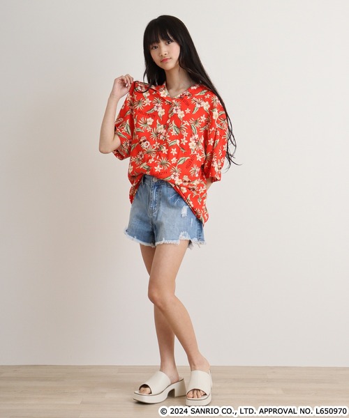 sanrio(サンリオ)の「sanrio サンリオキャラクターズ レディース プリント アロハシャツ(シャツ/ブラウス・レディース・レッド/ライトパープル/サックスブルー・M/L/LL)」の6枚目の写真
