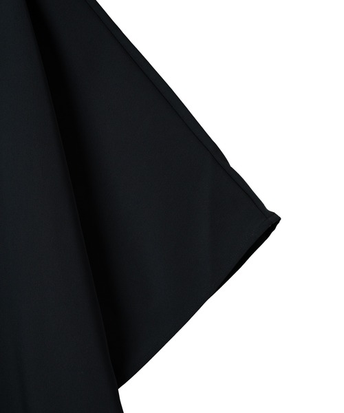 KACCO（カッコ）の「《ユニセックスアイテム》DRAPE DOLMAN SLEEVE BIG SHIRTS  / とろみビックシルエットドルマンシャツ（シャツ/ブラウス・メンズ・カーキ/ブラック・LARGE/MEDIUM/SMALL）」の16枚目の写真