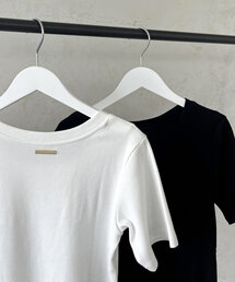 バックメタルプレートリブTシャツ
