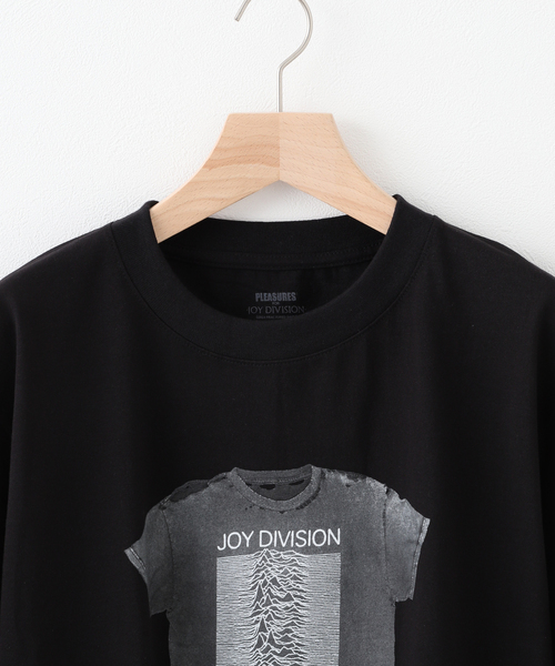 PLEASURES（プレジャー）の「【PLEASURES / プレジャー × JOY DIVISION】BROKEN IN T-SHIRT（Tシャツ/カットソー・メンズ・ブラック・MEDIUM/LARGE）」の3枚目の写真