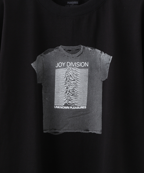 PLEASURES（プレジャー）の「【PLEASURES / プレジャー × JOY DIVISION】BROKEN IN T-SHIRT（Tシャツ/カットソー・メンズ・ブラック・MEDIUM/LARGE）」の8枚目の写真