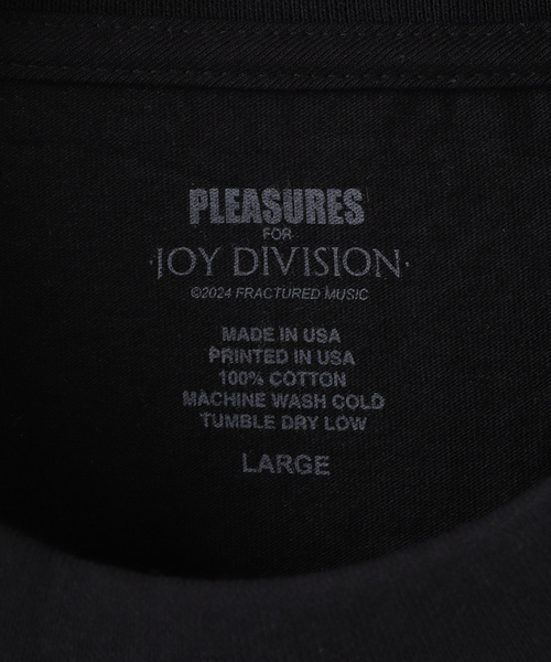 PLEASURES（プレジャー）の「【PLEASURES / プレジャー × JOY DIVISION】BROKEN IN T-SHIRT（Tシャツ/カットソー・メンズ・ブラック・MEDIUM/LARGE）」の10枚目の写真