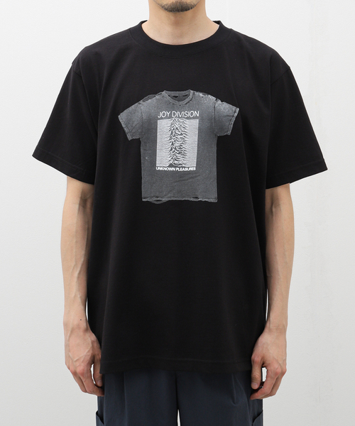 PLEASURES（プレジャー）の「【PLEASURES / プレジャー × JOY DIVISION】BROKEN IN T-SHIRT（Tシャツ/カットソー・メンズ・ブラック・MEDIUM/LARGE）」の13枚目の写真