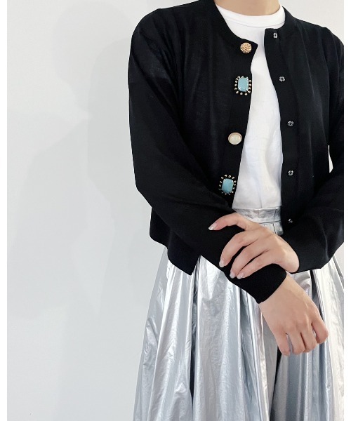 ショート丈ビジューカーディガン Torrazzo Donna（トラッゾドンナ）の「ショート丈ビジューカーディガン