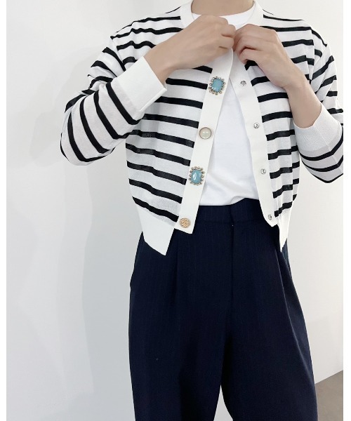 ショート丈ビジューカーディガン Torrazzo Donna（トラッゾドンナ）の「ショート丈ビジューカーディガン
