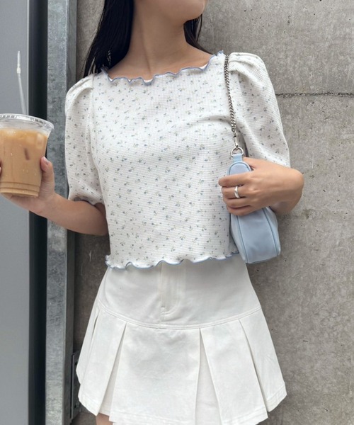 one after another NICE CLAUP(ワンアフターアナザーナイスクラップ)の「花柄サーマルトップス(Tシャツ/カットソー・レディース・イエロー/ブルー/レッド/ピンク・FREE)」の2枚目の写真