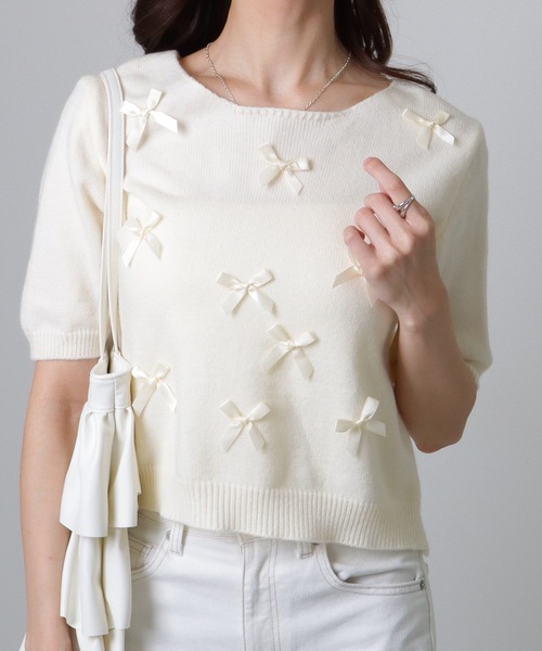 Lace Ladies(レースレディース)の「メニーリボン コンパクト 半袖 ニット プルオーバー(ニット/セーター・レディース・アイボリー/ブルー/グレー/ピンク・FREE)」の2枚目の写真