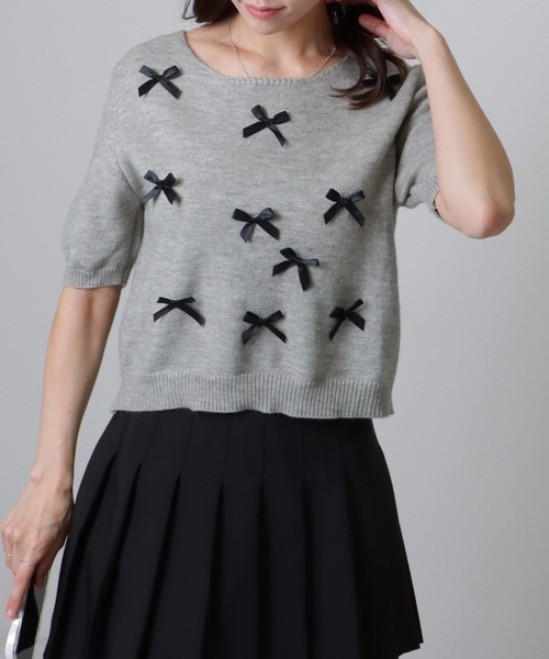 Lace Ladies(レースレディース)の「メニーリボン コンパクト 半袖 ニット プルオーバー(ニット/セーター・レディース・アイボリー/ブルー/グレー/ピンク・FREE)」の8枚目の写真