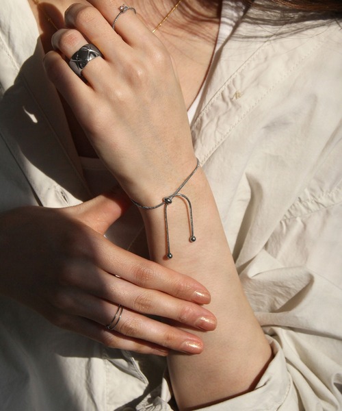 abaskdesign（アバスクデザイン）の「金属アレルギー対応 ボールモチーフスライドチェーンステンレスブレスレット（ブレスレット・レディース・ゴールド/シルバー・FREE）」の3枚目の写真