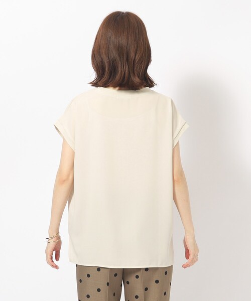 DRESKIP(ドレスキップ)の「◆大人のフェミニンカジュアルに シアージョーゼットロゴTシャツ(Tシャツ/カットソー・レディース・ライトベージュ/オフホワイト/ブルー/チャコールグレー・02/04/03)」の5枚目の写真