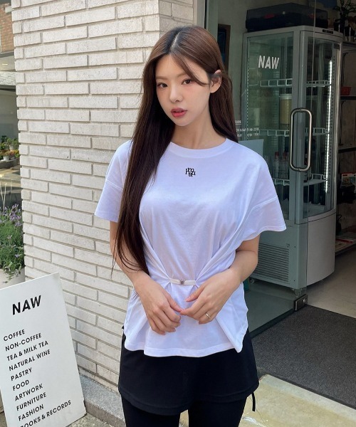 muahmuah(ムーアムーア)の「A'GEM/9 × .kom 『muah muah/ムーアムーア』 LOGOSTITCHHOOKSLEEVELESS/ロゴステッチ スリーブレス(Tシャツ/カットソー・レディース・ホワイト/ブラック・FREE)」の10枚目の写真