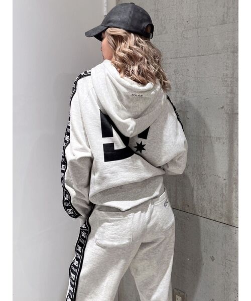 GYDA（ジェイダ）の「【SETUP着用可】GYDA×DC LINEショートパーカー（パーカー・レディース・ブラック/ライトグレー・FREE）」の17枚目の写真