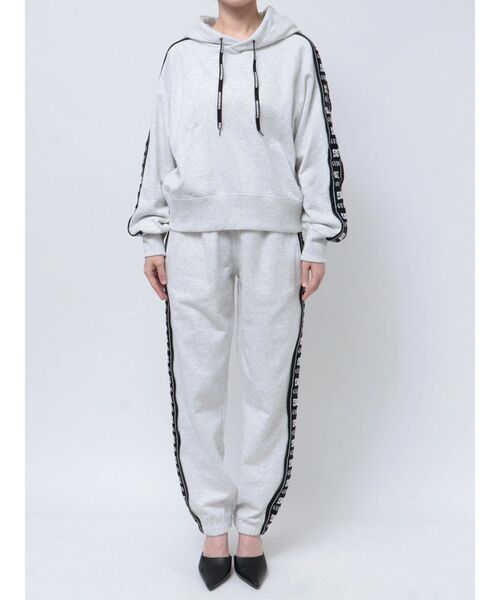 GYDA（ジェイダ）の「【SETUP着用可】GYDA×DC LINEショートパーカー（パーカー・レディース・ブラック/ライトグレー・FREE）」の5枚目の写真