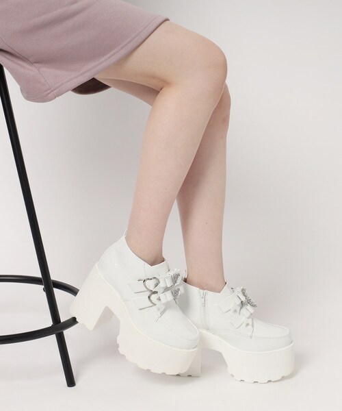 cs T&P(シーエスティーアンドピー)の「ビジューハート付ダブルリボン厚底ショートブーツ(ブーツ・レディース・ブラック系1/ブラック/ホワイト系2/パープル系2・LL/S/M/L)」の14枚目の写真