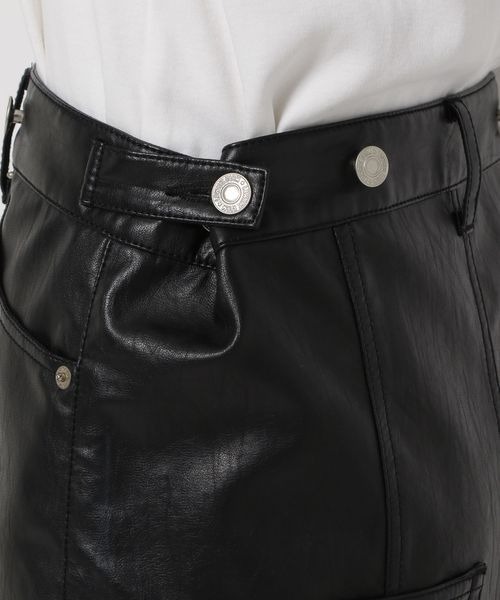 LOWRYS FARM(ローリーズファーム)の「レザージャンスカ 147362(ジャンパースカート・レディース・ブラック・FREE)」の20枚目の写真