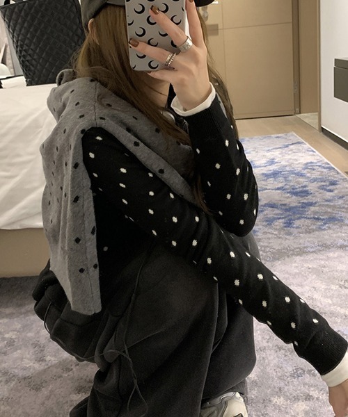 c.u.l（シーユーエル）の「ラウンドネック ドット柄 ニットカーディガン culw767（カーディガン/ボレロ・レディース・ブラック/グレー・FREE）」の3枚目の写真