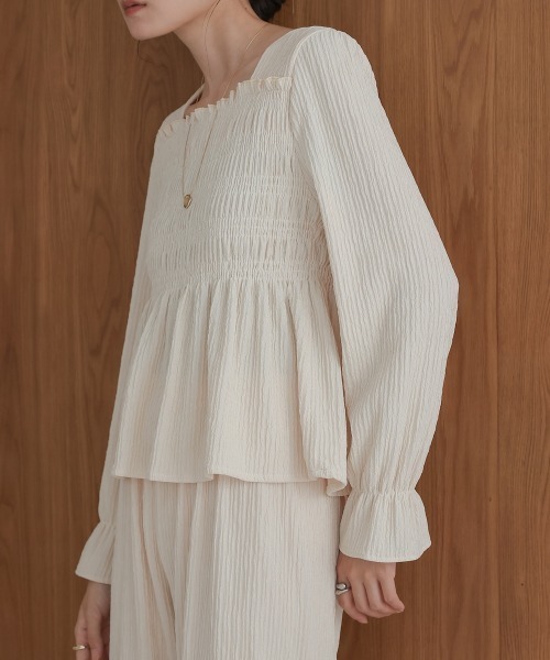 Bab(バブ)の「スクエアネックトップス+リラックスパンツセットアップ(セットアップ・レディース・ベージュ/アイボリー/ブラック・M)」の6枚目の写真