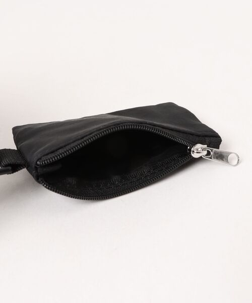 Q（キュー）の「撥水ナイロンウエストポーチ（ボディバッグ/ウエストポーチ・レディース・ブラック/グレー・MEDIUM）」の11枚目の写真