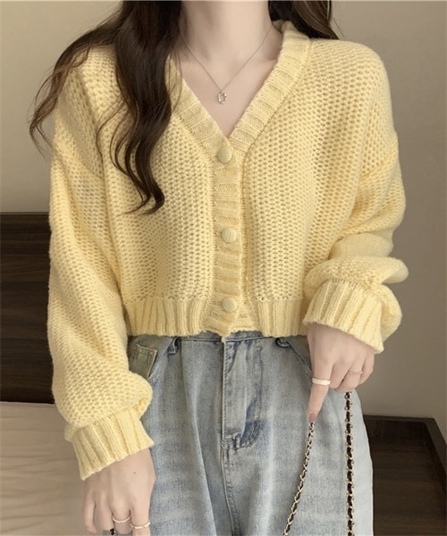 FREE STYLISTS(フリー スタイリスト)の「ショート丈Vネックニットカーディガン(ニット/セーター・レディース・ホワイト/ピンク/イエロー/ブルー/ライトグリーン・FREE)」の5枚目の写真