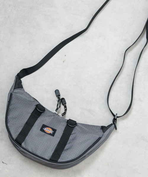Dickies(ディッキーズ)の「【Dickies(ディッキーズ)】RIPSTOP MT MOON SHOULDER(ショルダーバッグ・レディース・ブラック/カーキ/パープル/チャコールグレー・FREE)」の2枚目の写真