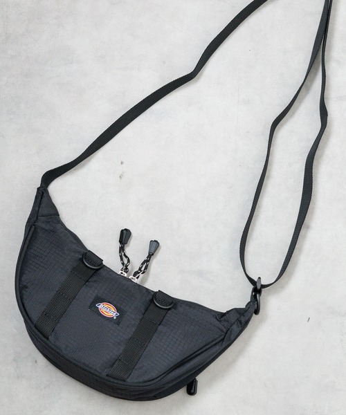 Dickies(ディッキーズ)の「【Dickies(ディッキーズ)】RIPSTOP MT MOON SHOULDER(ショルダーバッグ・レディース・ブラック/カーキ/パープル/チャコールグレー・FREE)」の1枚目の写真