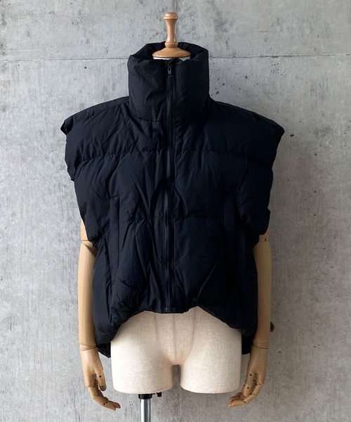 meJane（ミージェーン）の「スタンドカラー 中綿モンスターベスト（ダウンベスト・レディース・ブラック/ライトベージュ・FREE）」の20枚目の写真