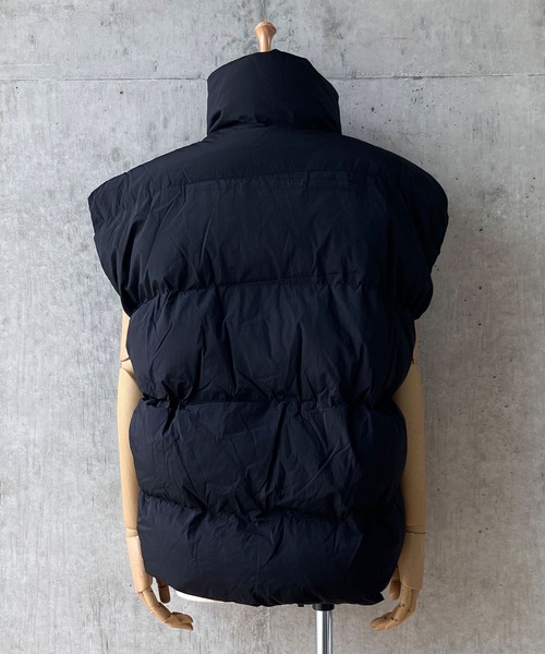 meJane（ミージェーン）の「スタンドカラー 中綿モンスターベスト（ダウンベスト・レディース・ブラック/ライトベージュ・FREE）」の18枚目の写真