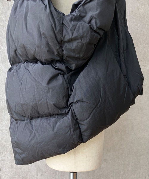 meJane（ミージェーン）の「スタンドカラー 中綿モンスターベスト（ダウンベスト・レディース・ブラック/ライトベージュ・FREE）」の14枚目の写真