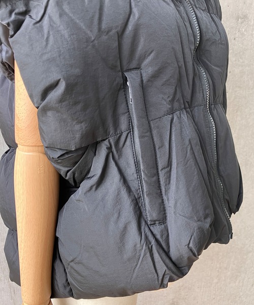 meJane（ミージェーン）の「スタンドカラー 中綿モンスターベスト（ダウンベスト・レディース・ブラック/ライトベージュ・FREE）」の12枚目の写真