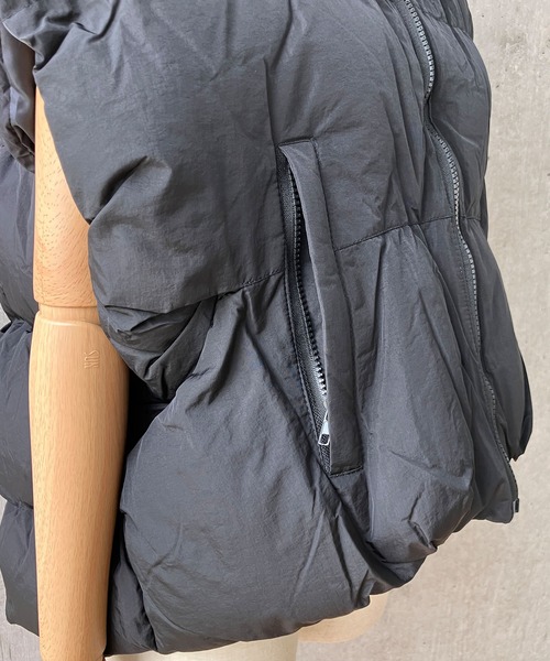 meJane（ミージェーン）の「スタンドカラー 中綿モンスターベスト（ダウンベスト・レディース・ブラック/ライトベージュ・FREE）」の13枚目の写真