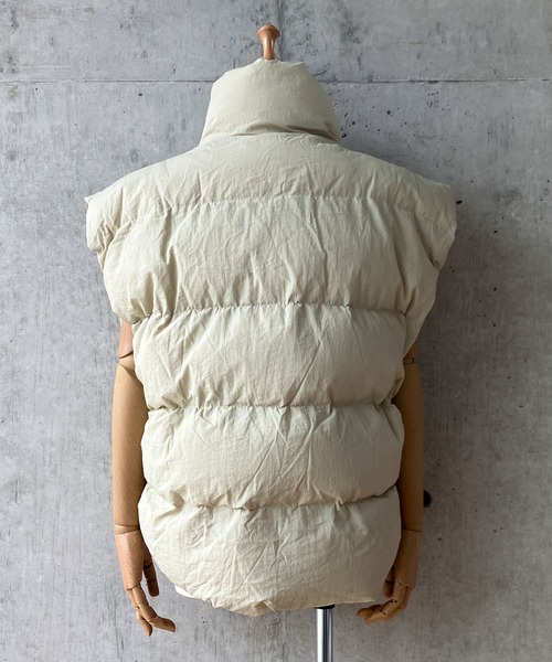 meJane（ミージェーン）の「スタンドカラー 中綿モンスターベスト（ダウンベスト・レディース・ブラック/ライトベージュ・FREE）」の21枚目の写真