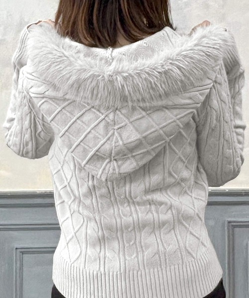 Julia Boutique（ジュリアブティック）の「ファー付きパーカーニットトップス（ニット/セーター・レディース・ピンク/ブラウン/ホワイト/クリーム/グレー/ブラック・ONE）」の17枚目の写真