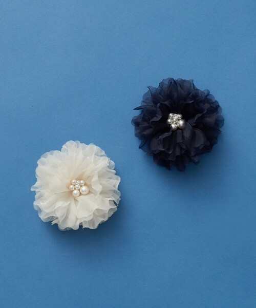 OPAQUE.CLIP(オペークドットクリップ)の「フラワーコサージュ(ブローチ/コサージュ・レディース・ベージュ/ブルー系その他・00)」の8枚目の写真
