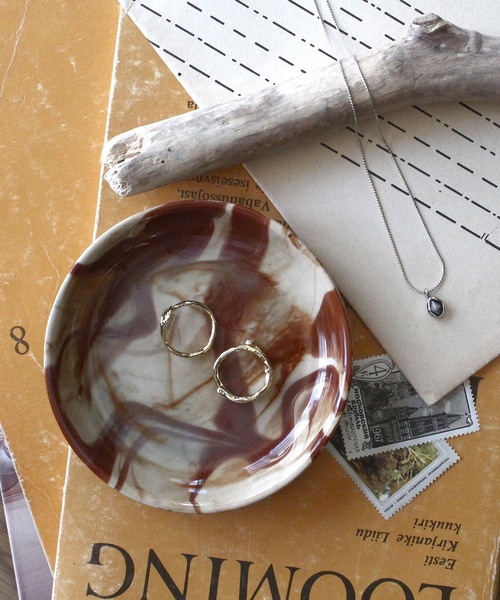 a.depeche（アデペシュ）の「【a.depeche/アデペシュ】小物トレイ　eclat tray strata　おしゃれなギフトに最適！（インテリア雑貨・レディース・オレンジ・FREE）」の3枚目の写真