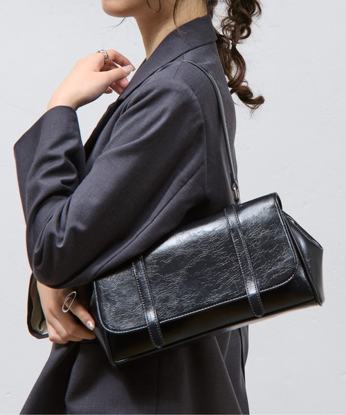 COLONY 2139（コロニートゥーワンスリーナイン）の「ヴィンテージ合皮ワンハンドルフラップバッグ（ハンドバッグ・レディース・ブラック/ブラウン/サックスブルー・FREE）」の5枚目の写真