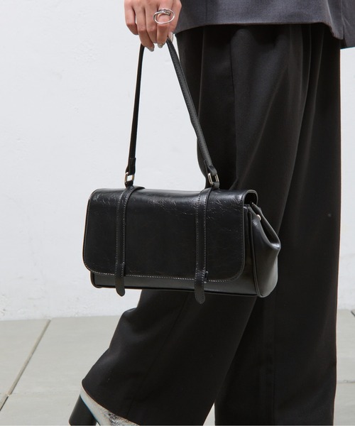 COLONY 2139（コロニートゥーワンスリーナイン）の「ヴィンテージ合皮ワンハンドルフラップバッグ（ハンドバッグ・レディース・ブラック/ブラウン/サックスブルー・FREE）」の6枚目の写真