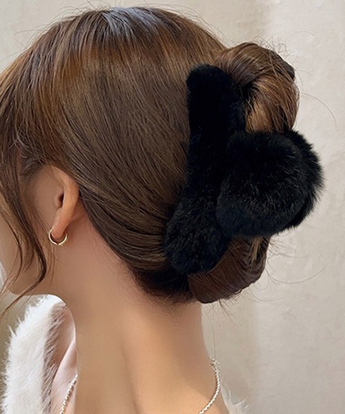 Dita Muaj.(ディータムアージュ)の「ふわふわファークリップ(バレッタ/ヘアクリップ・レディース・アイボリー/ブラック・FREE)」の3枚目の写真