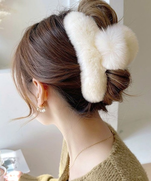 Dita Muaj.(ディータムアージュ)の「ふわふわファークリップ(バレッタ/ヘアクリップ・レディース・アイボリー/ブラック・FREE)」の6枚目の写真